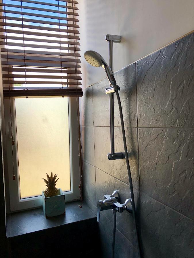 Bohemian Apartment In The Heart Of Old Ventspils City ภายนอก รูปภาพ